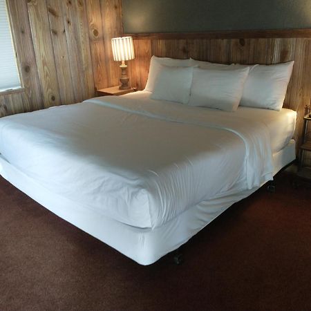 Simmer Motel Wamego Extérieur photo