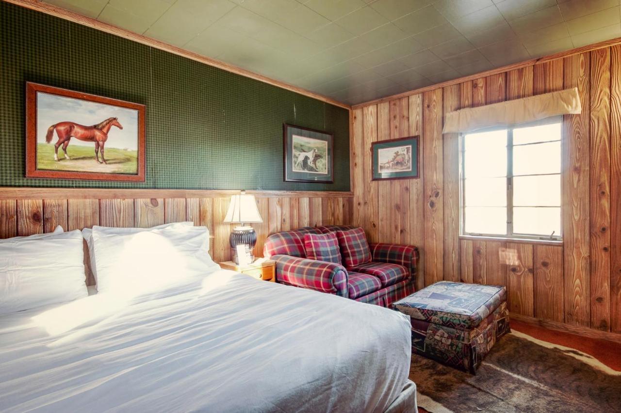 Simmer Motel Wamego Extérieur photo