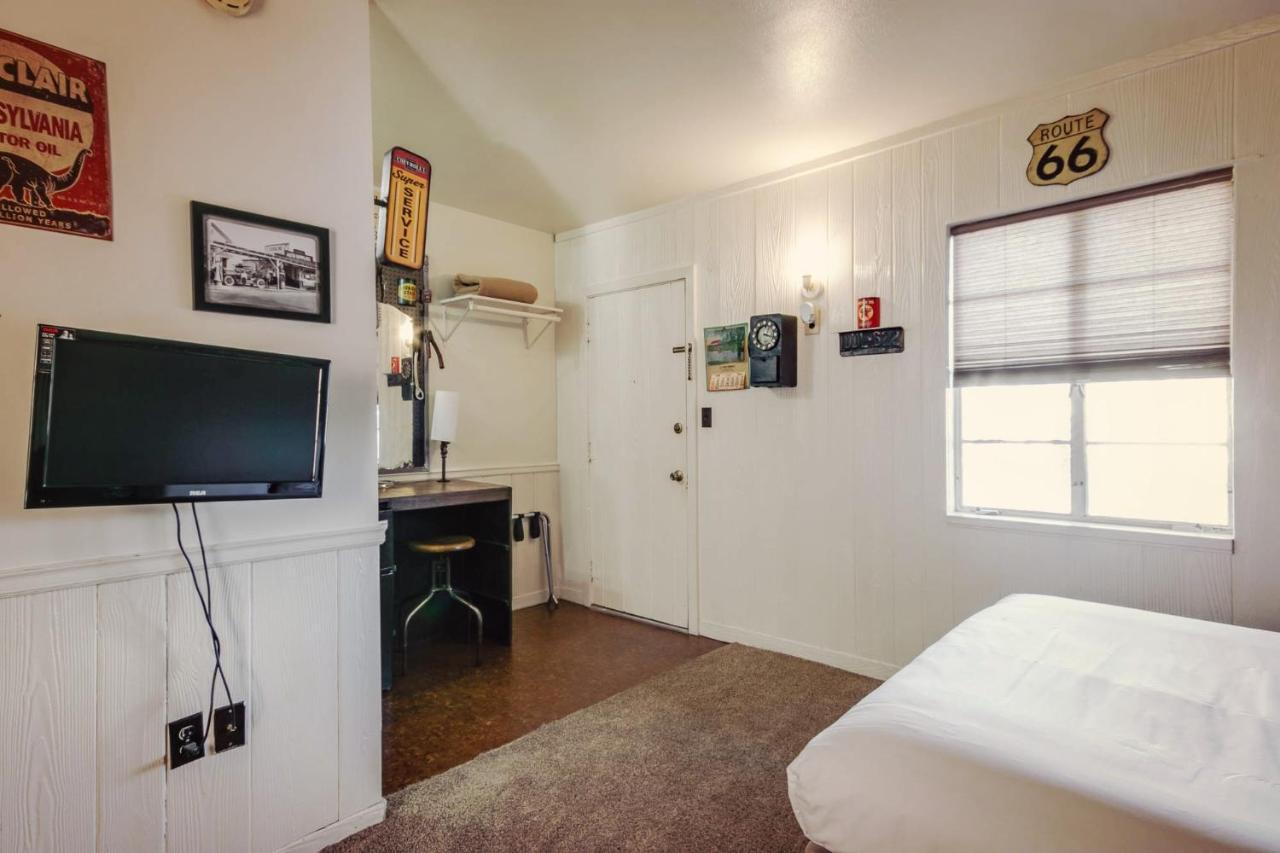 Simmer Motel Wamego Extérieur photo