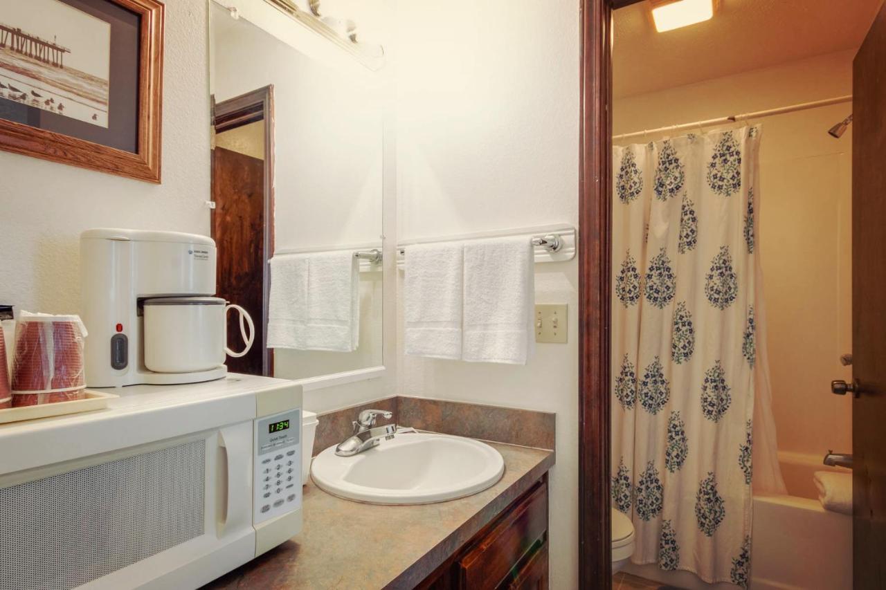 Simmer Motel Wamego Extérieur photo