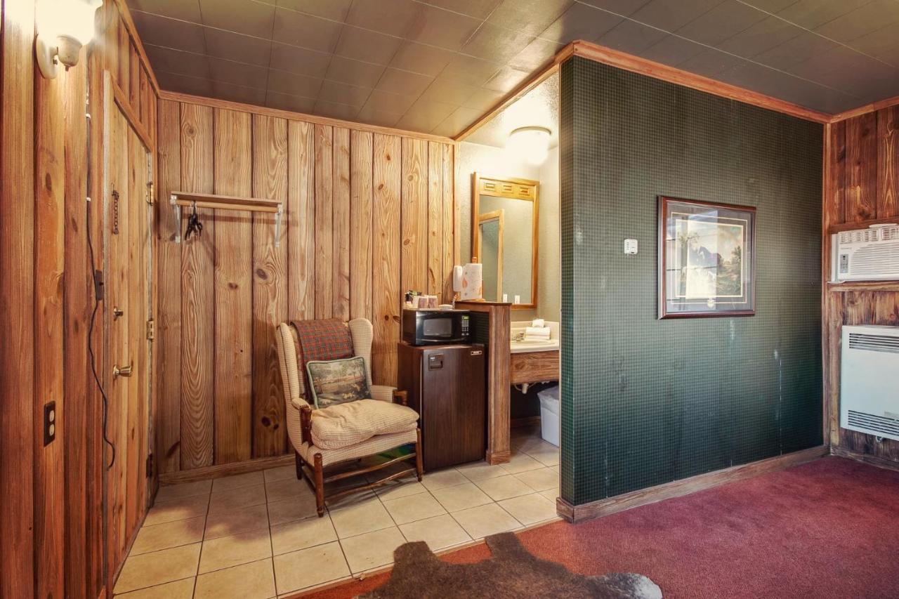 Simmer Motel Wamego Extérieur photo