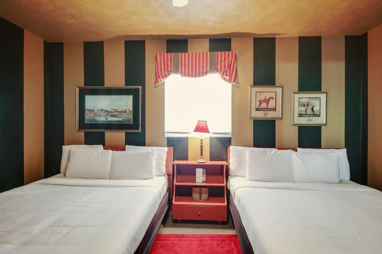 Simmer Motel Wamego Extérieur photo